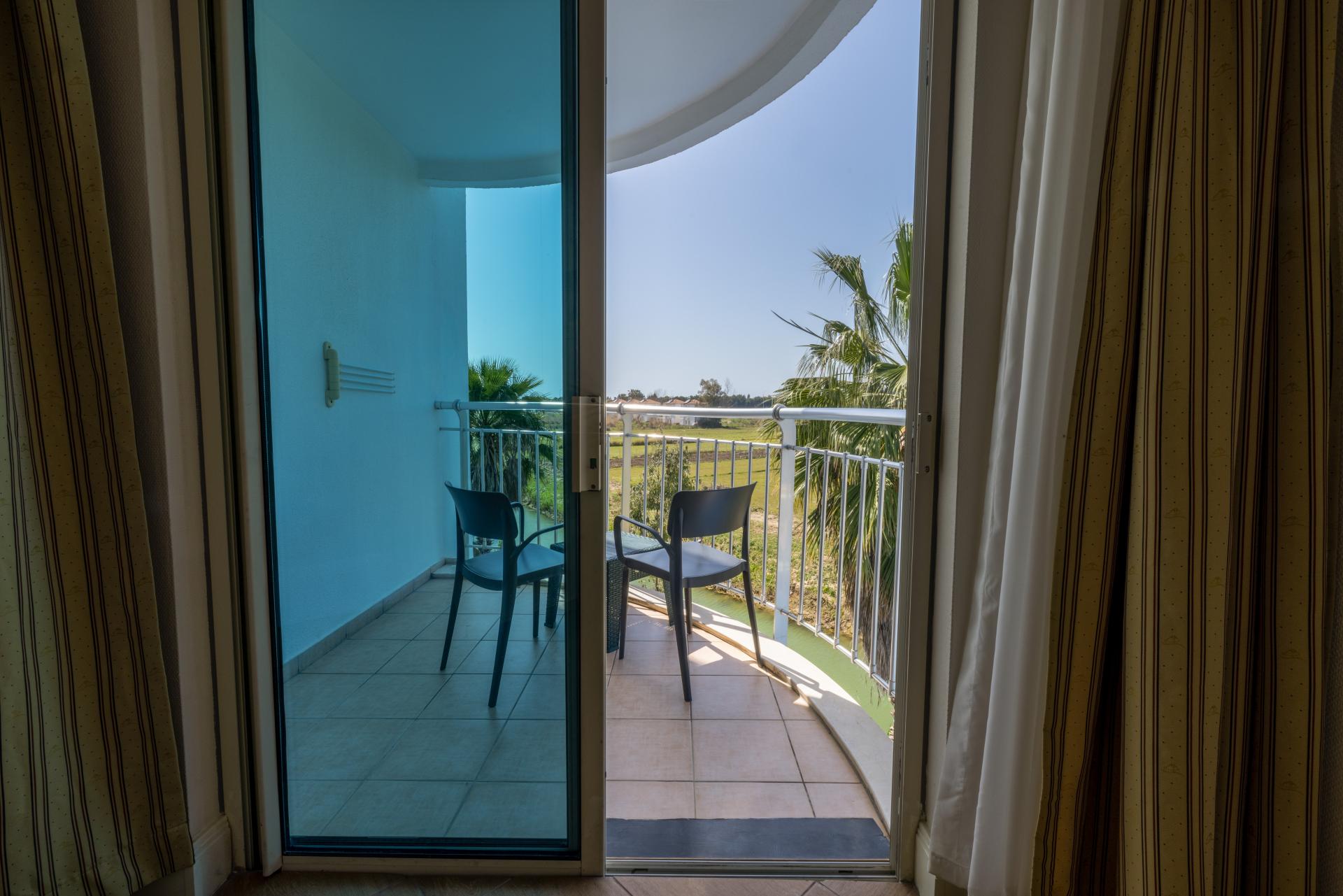 STANDARD LAND VIEW - HANDICAPPED ROOM