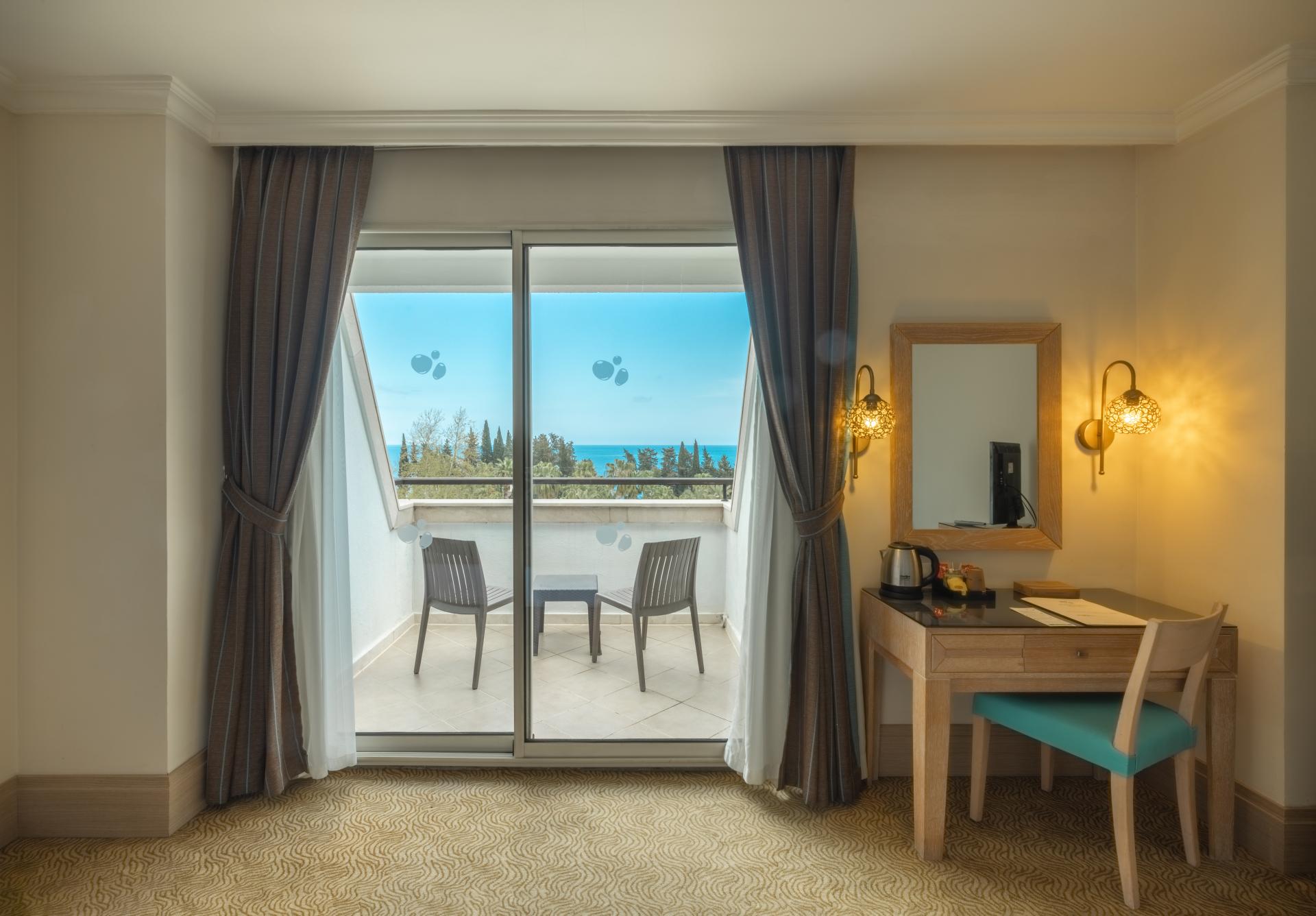 STANDARD SIDE SEA VIEW