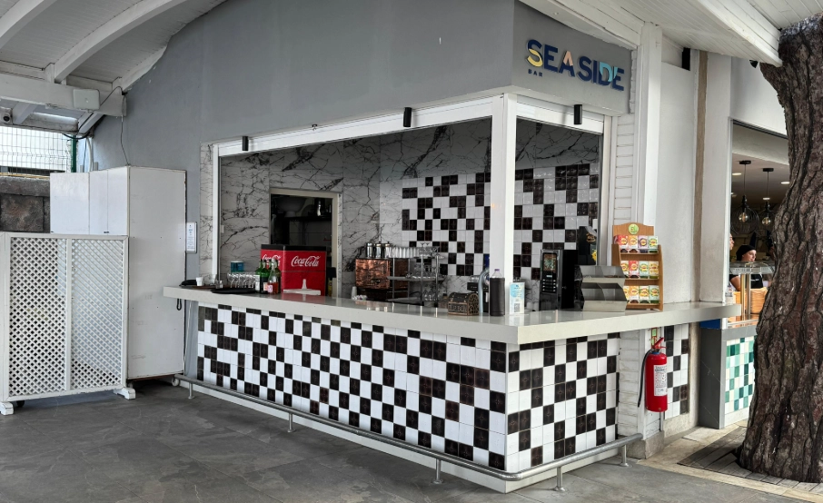 Sea Side Bar