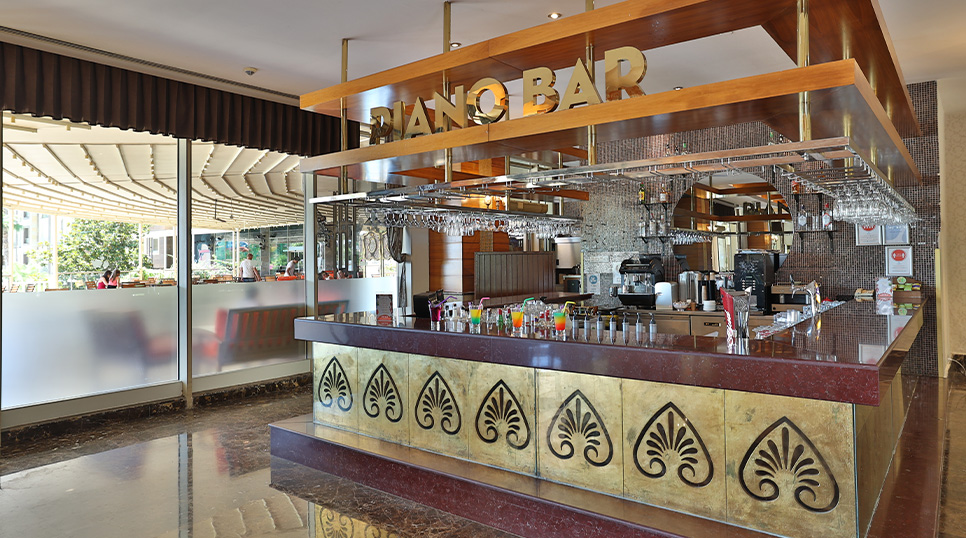 Piano Bar